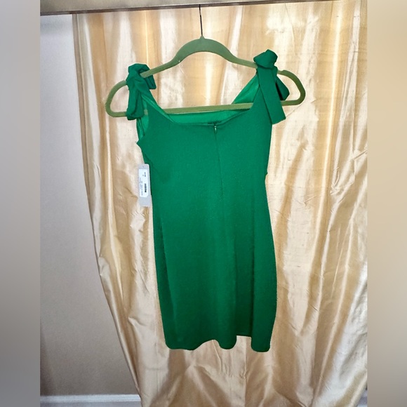 COPY - Green sundress - Picture 3 of 5